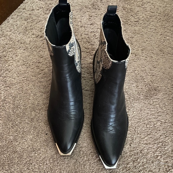 DOLCE VITA steel toe snake skin leather booties - Picture 2 of 4